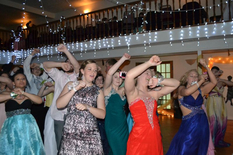 Pierce Public Schools Prom Revisits Roaring Twenties