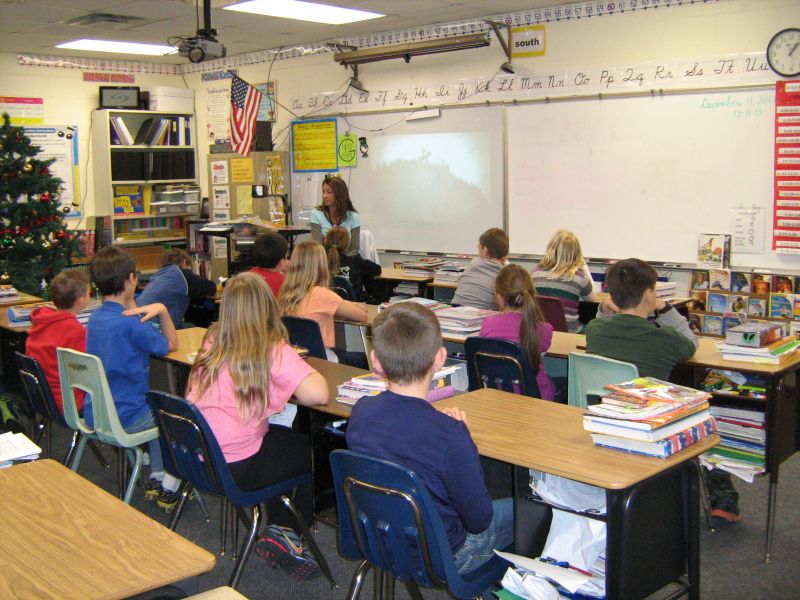 Pierce Public Schools Guest Speaker Visits 4th Grade