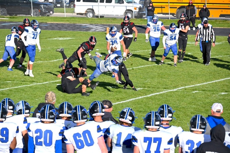 Pierce Public Schools - Bluejays Fall in Football Playoffs